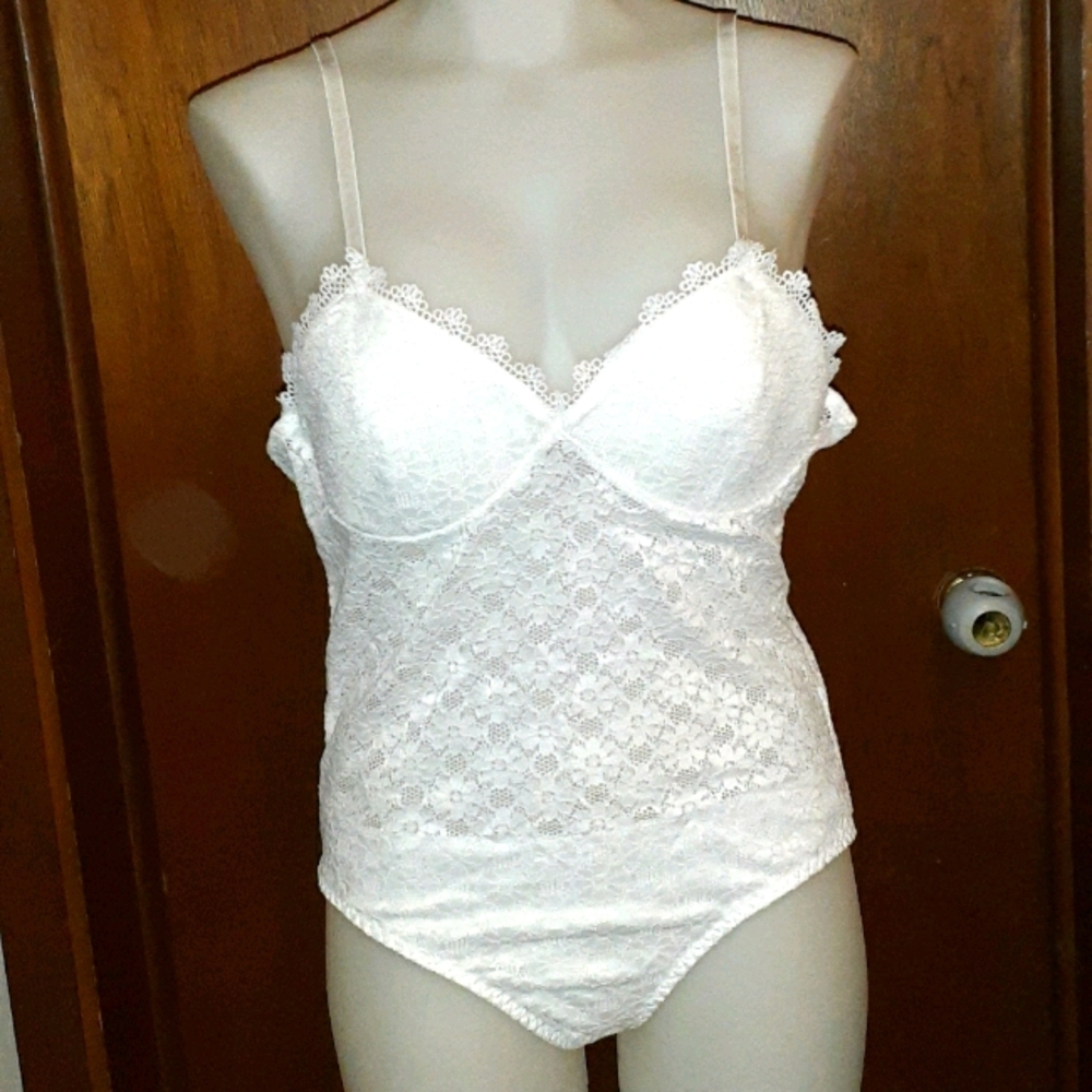 NWT White frilly bathing suit